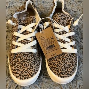 Brand new Womens shoes